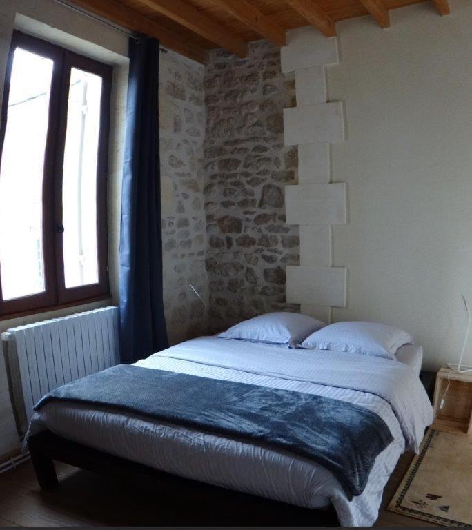 Au Coeur Des Vignobles Bed and Breakfast Saint-Estèphe Exteriör bild